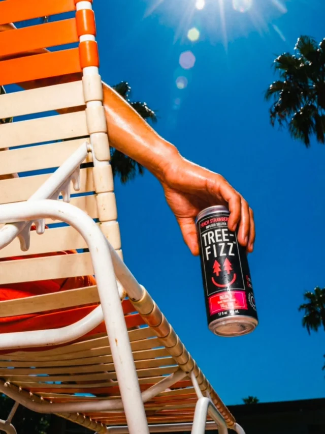 The forecast? 100% chance of good vibes. ☀️🌴
A cold Tree Fizz, a little sunshine, and nowhere you need to be.
What's your perfect summer sip spot? 👇